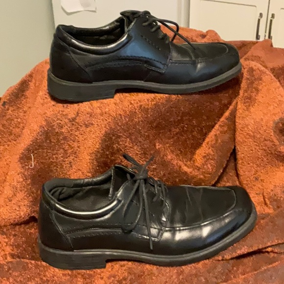 Men’s Dress shoes - Picture 2 of 3